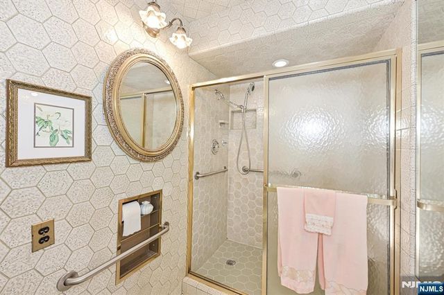 7 Arthur Court, Demarest, NJ 07627