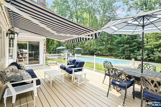 7 Arthur Court, Demarest, NJ 07627
