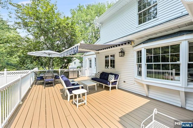 7 Arthur Court, Demarest, NJ 07627