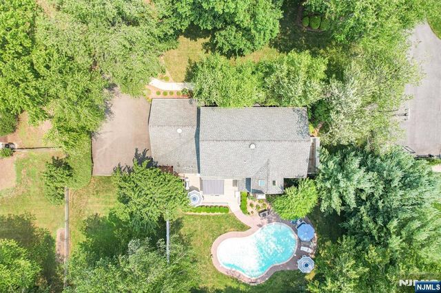 7 Arthur Court, Demarest, NJ 07627