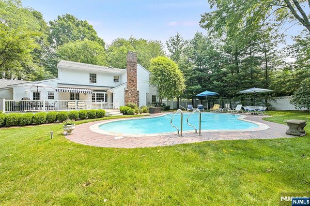 7 Arthur Court, Demarest, NJ 07627