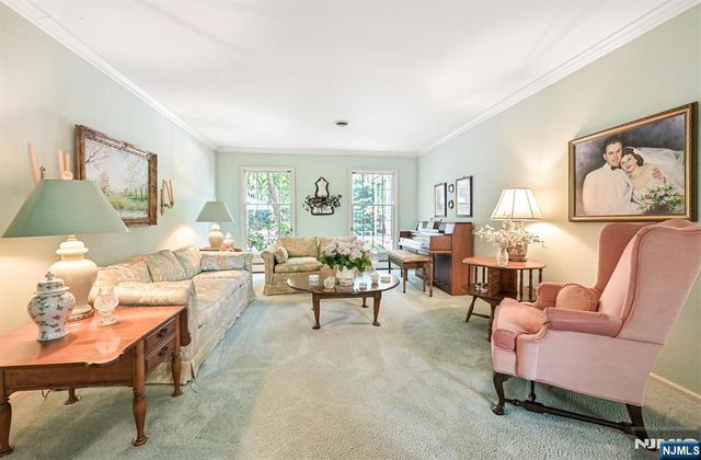 7 Arthur Court, Demarest, NJ 07627