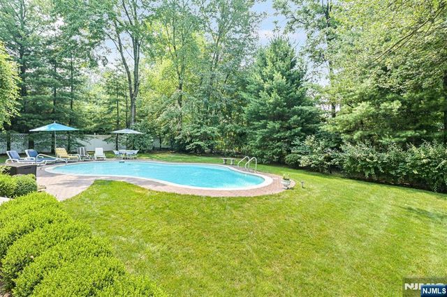 7 Arthur Court, Demarest, NJ 07627