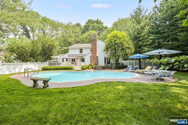 7 Arthur Court, Demarest, NJ 07627