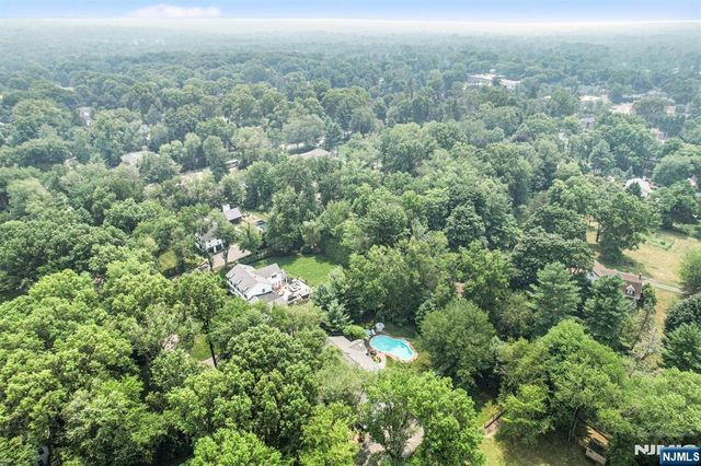 7 Arthur Court, Demarest, NJ 07627