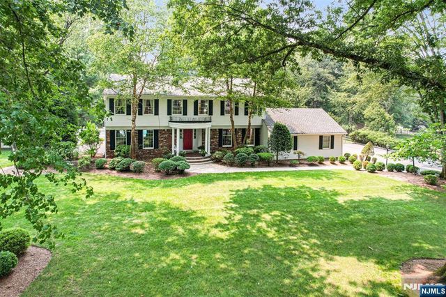 7 Arthur Court, Demarest, NJ 07627