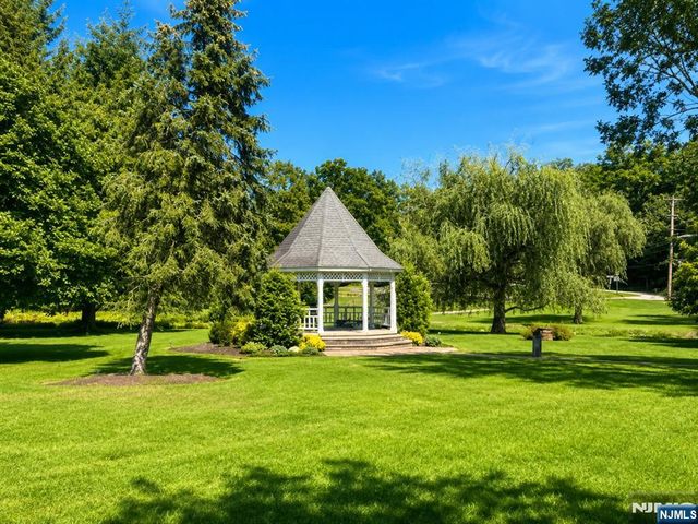 7 Arthur Court, Demarest, NJ 07627