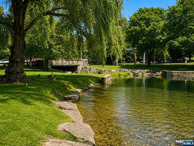 7 Arthur Court, Demarest, NJ 07627