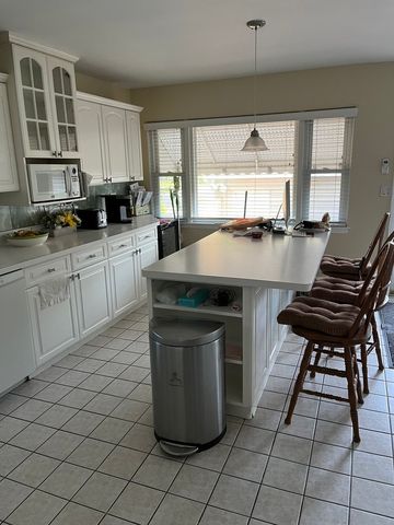 1018 E Oak Avenue, La Grange Park, IL 60526