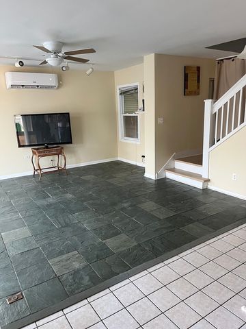 1018 E Oak Avenue, La Grange Park, IL 60526