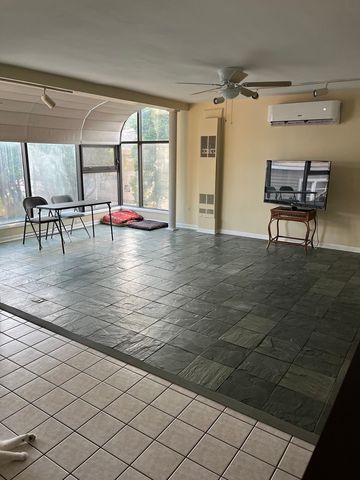 1018 E Oak Avenue, La Grange Park, IL 60526