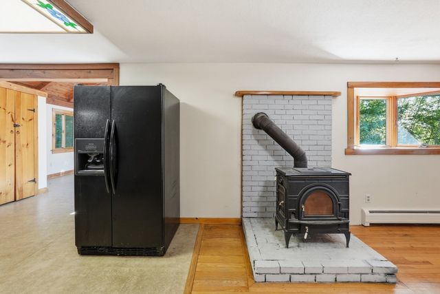 5 Old Farm Cir, Belchertown, MA 01007