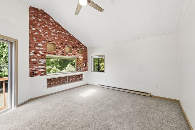 5 Old Farm Cir, Belchertown, MA 01007