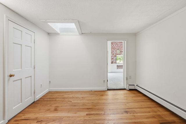 5 Old Farm Cir, Belchertown, MA 01007