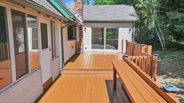 5 Old Farm Cir, Belchertown, MA 01007