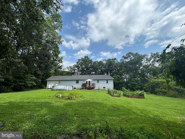 951 E CAMPING AREA RD, Wellsville, PA 17365