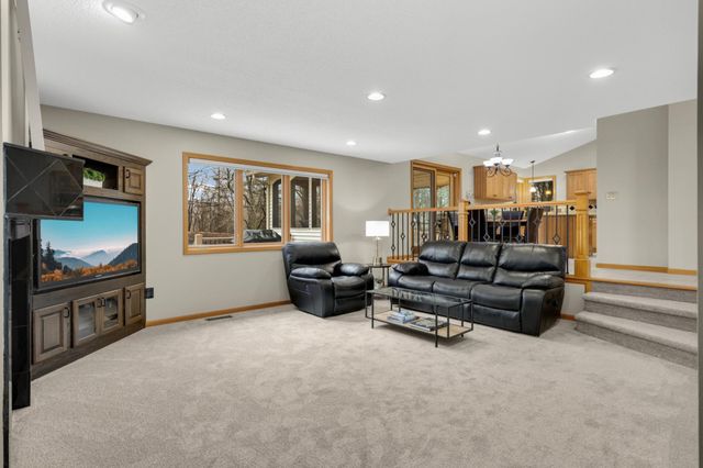 7373 Moonlight Lane, Eden Prairie, MN 55346