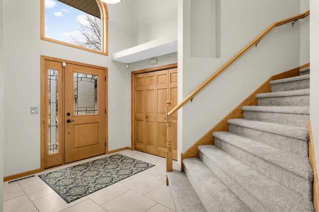 7373 Moonlight Lane, Eden Prairie, MN 55346