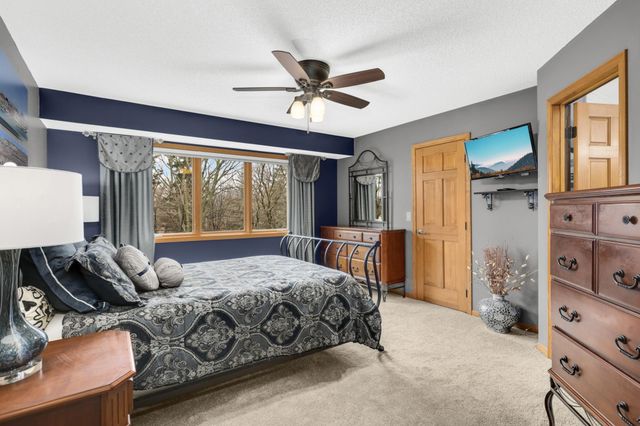 7373 Moonlight Lane, Eden Prairie, MN 55346