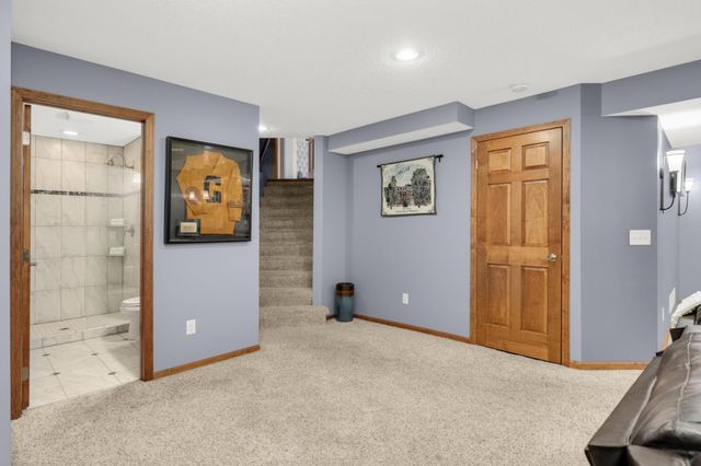 7373 Moonlight Lane, Eden Prairie, MN 55346