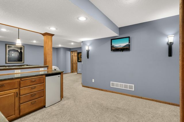 7373 Moonlight Lane, Eden Prairie, MN 55346