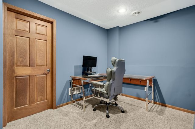 7373 Moonlight Lane, Eden Prairie, MN 55346