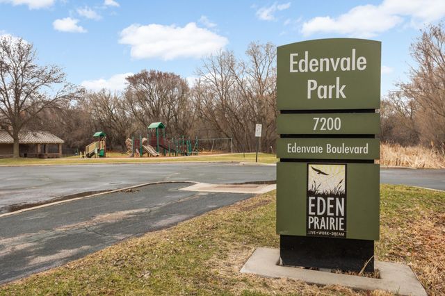 7373 Moonlight Lane, Eden Prairie, MN 55346