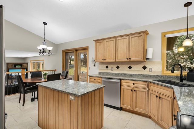 7373 Moonlight Lane, Eden Prairie, MN 55346