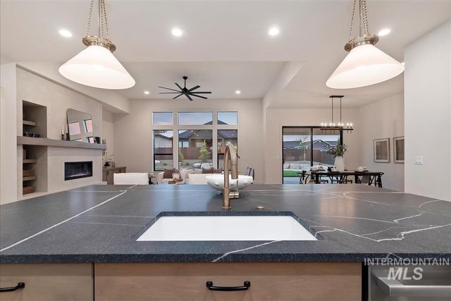 9989 W Bouvardia St, Star, ID 83669