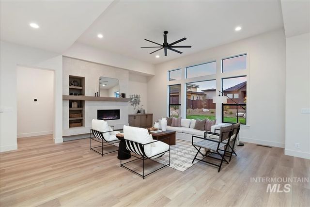 9989 W Bouvardia St, Star, ID 83669