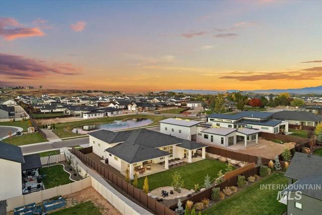 9989 W Bouvardia St, Star, ID 83669