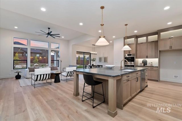 9989 W Bouvardia St, Star, ID 83669