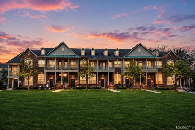 454 Old Pine Way, Walled Lake, MI 48390