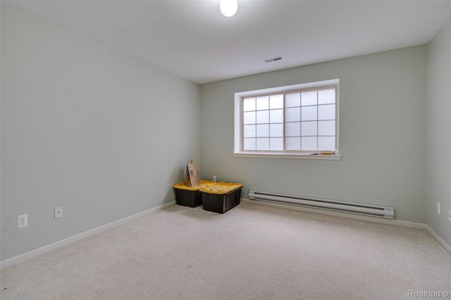 454 Old Pine Way, Walled Lake, MI 48390