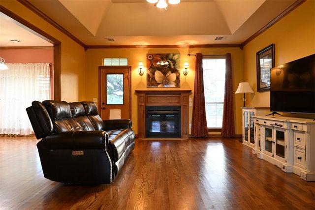 2077 Clearwater Drive, Choctaw, OK 73020