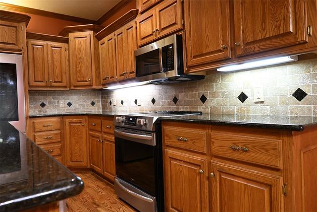 2077 Clearwater Drive, Choctaw, OK 73020