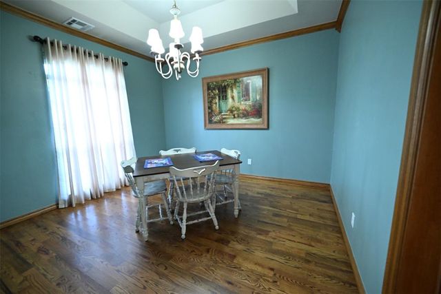 2077 Clearwater Drive, Choctaw, OK 73020