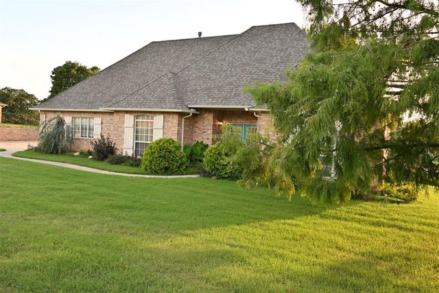 2077 Clearwater Drive, Choctaw, OK 73020