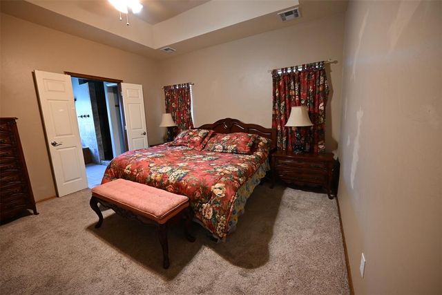2077 Clearwater Drive, Choctaw, OK 73020