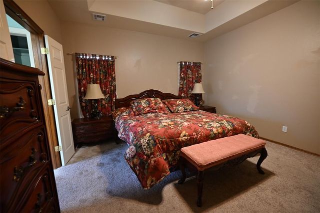 2077 Clearwater Drive, Choctaw, OK 73020