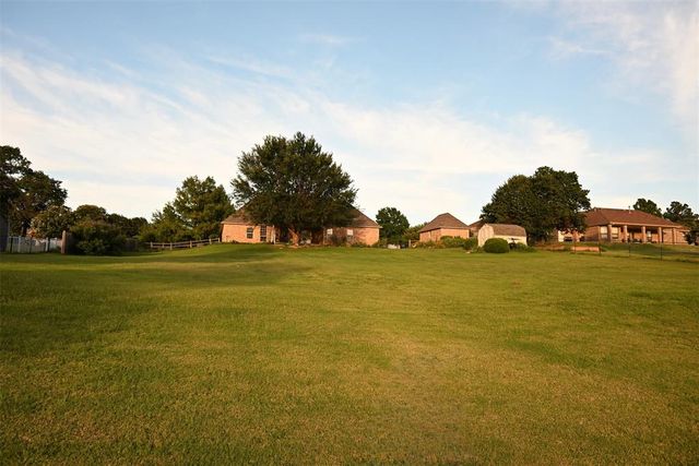 2077 Clearwater Drive, Choctaw, OK 73020