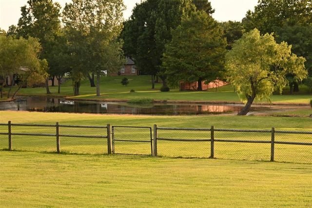 2077 Clearwater Drive, Choctaw, OK 73020