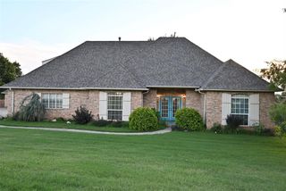 2077 Clearwater Drive, Choctaw, OK 73020