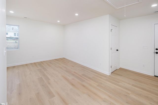 325 Hillcrest Circle, Anderson, SC 29624