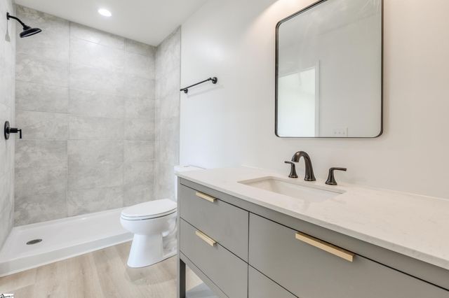 325 Hillcrest Circle, Anderson, SC 29624