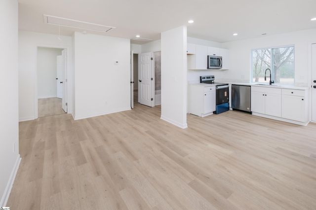 325 Hillcrest Circle, Anderson, SC 29624