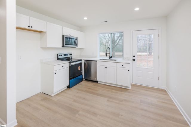 325 Hillcrest Circle, Anderson, SC 29624