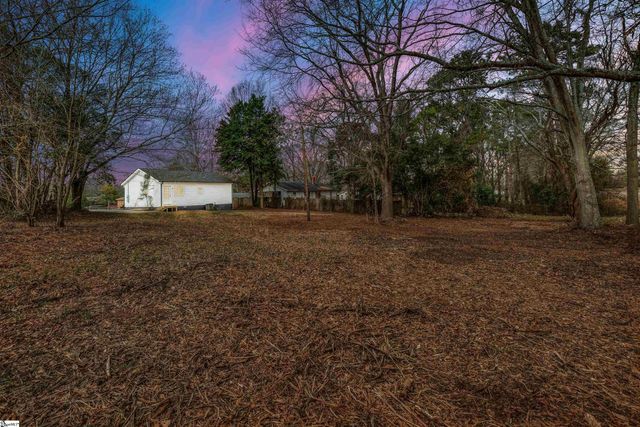 325 Hillcrest Circle, Anderson, SC 29624