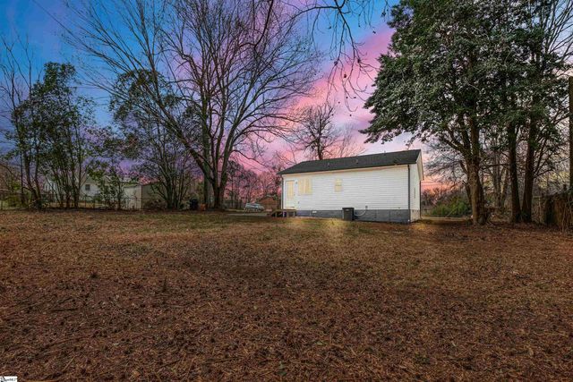 325 Hillcrest Circle, Anderson, SC 29624