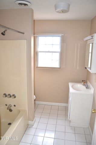 214 East Ravine Road, Kingsport, TN 37660